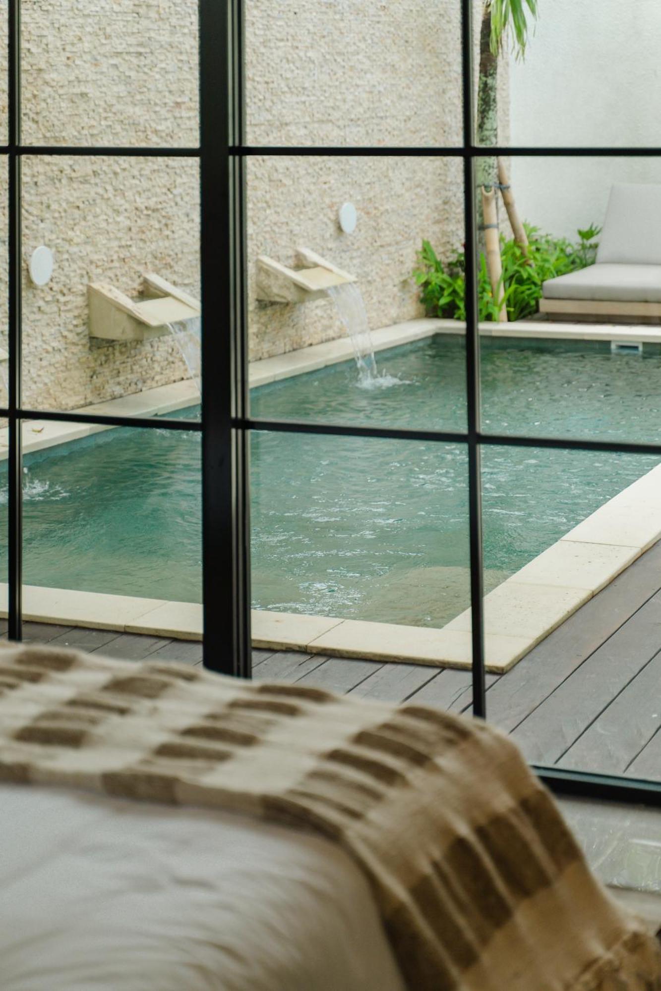 Lux Casa 4br Pick Up From Airport Security Playstation And Netflix Seminyak (Bali)